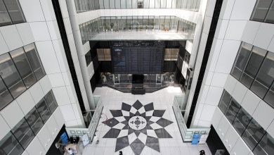 خروج ۲۰۰۰ میلیارد تومان نقدینگی از بازار سرمایه | نزول بورس تا کجا ادامه دارد؟ خروج ۲۰۰۰ میلیارد تومان نقدینگی از بازار سرمایه | نزول بورس تا کجا ادامه دارد؟